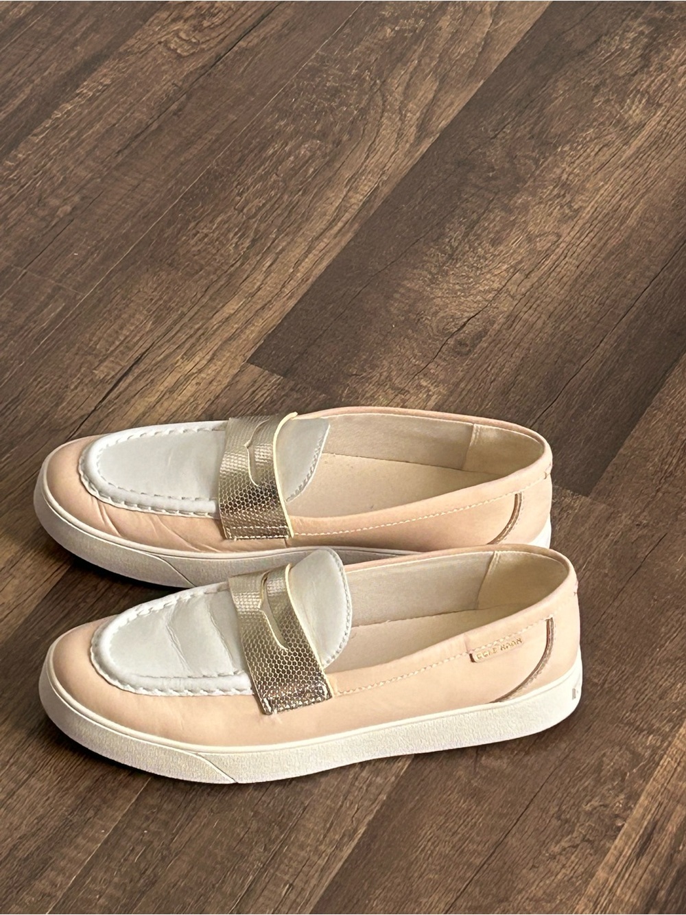 Cole Haan Women's Leather
Loafer Flats Slip-On Round Toe
Colorblock US